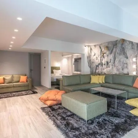 Snowglory Boutique * Arachova